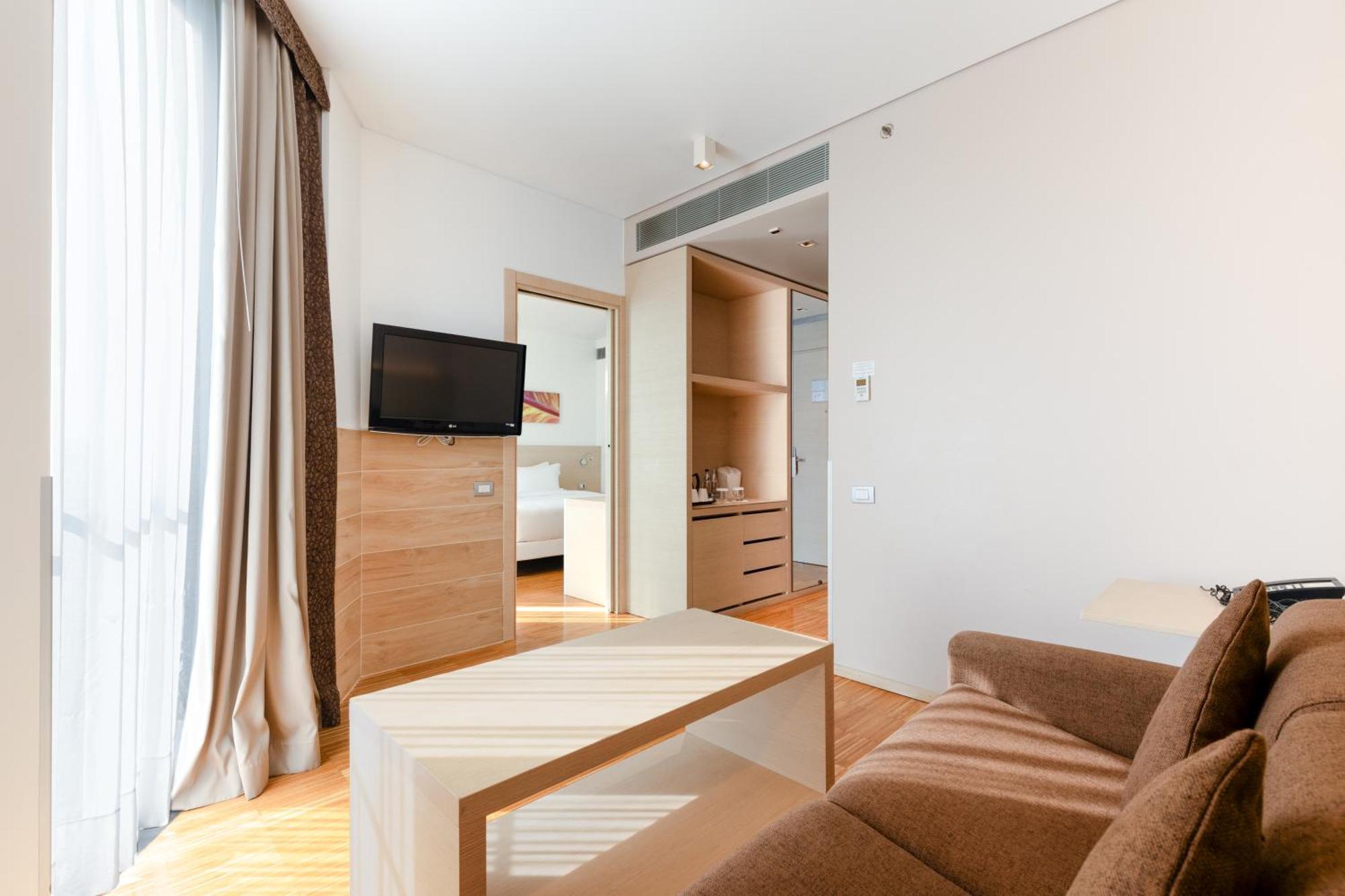 Corner King Suite,1717039833:JPEG