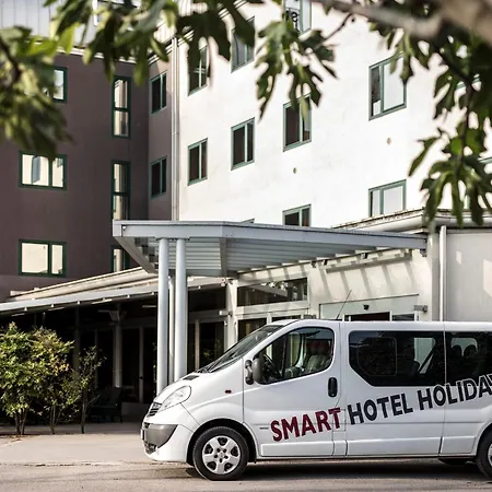 Smart Hotel Holiday-3